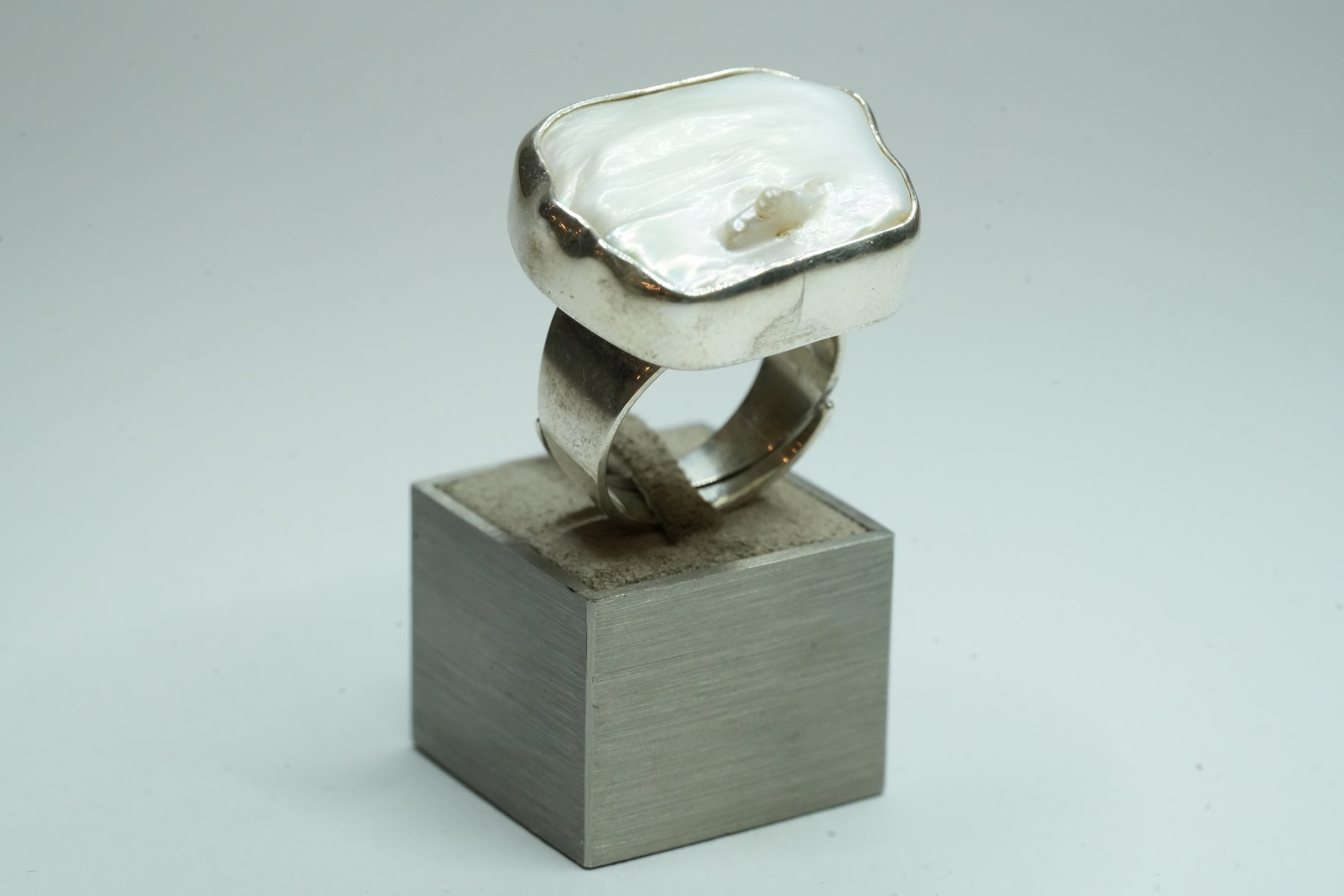 Baroque pearl silver ring