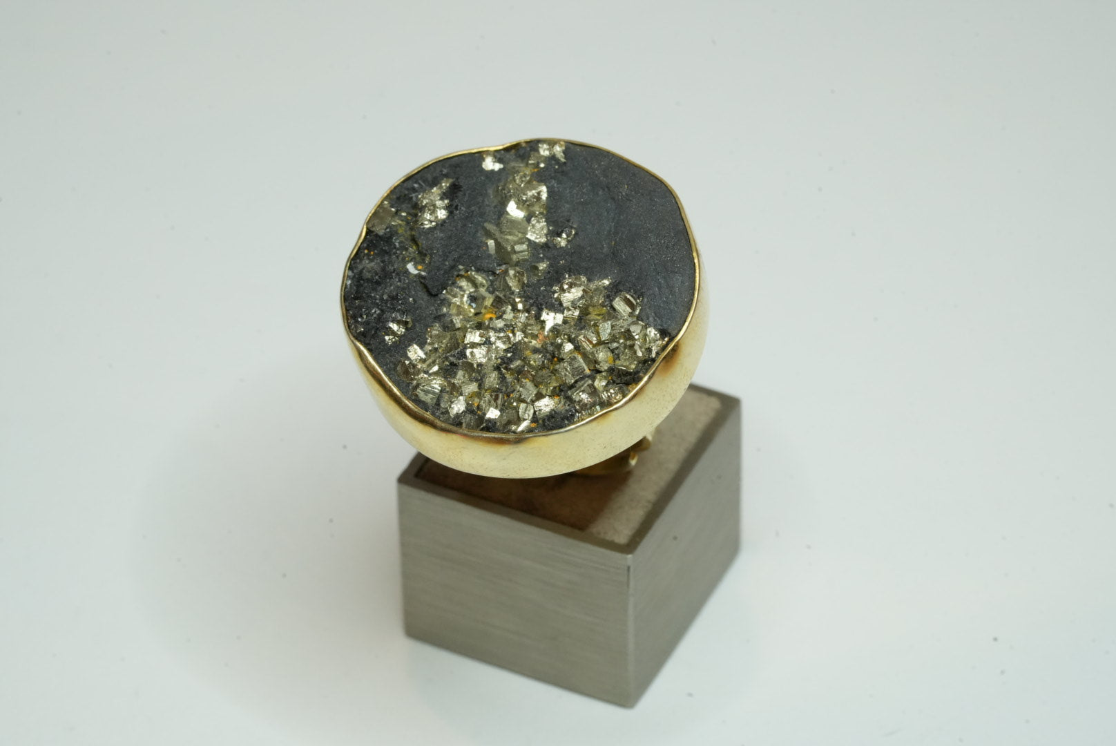 Schieferpyrit vergoldet ring
