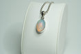 Bild in Galerie-Betrachter laden, Welo Opal Anhänger
