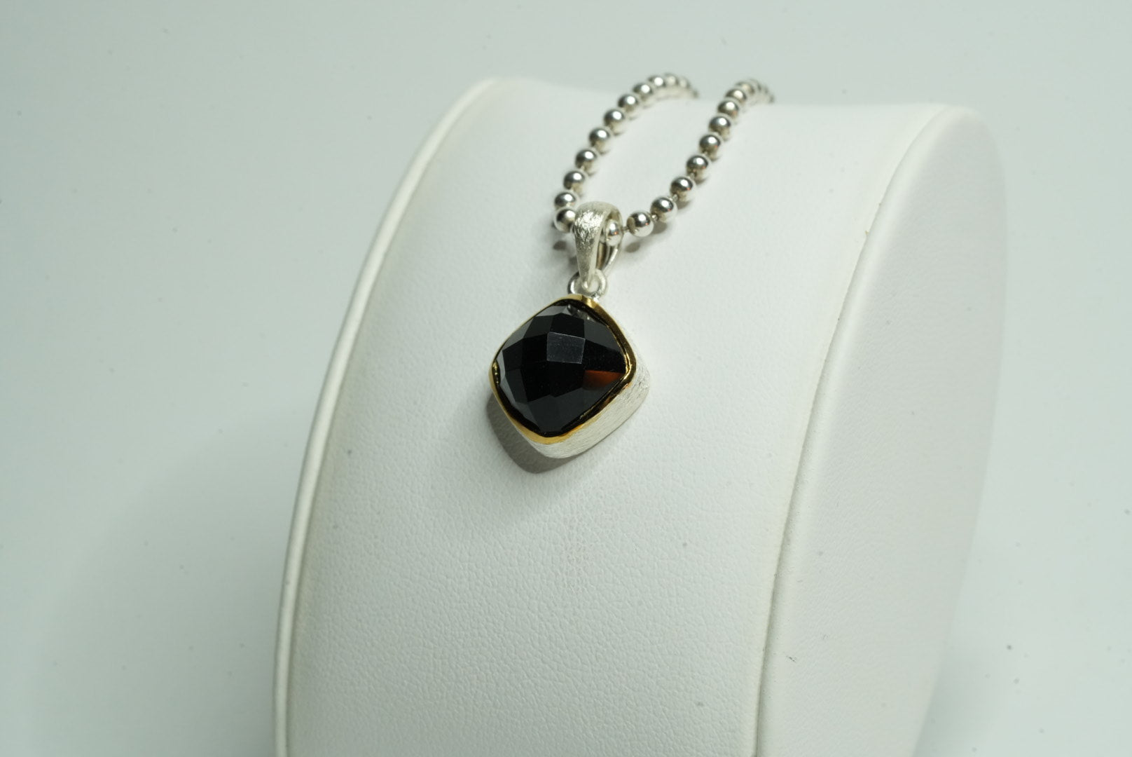 Spinel pendant