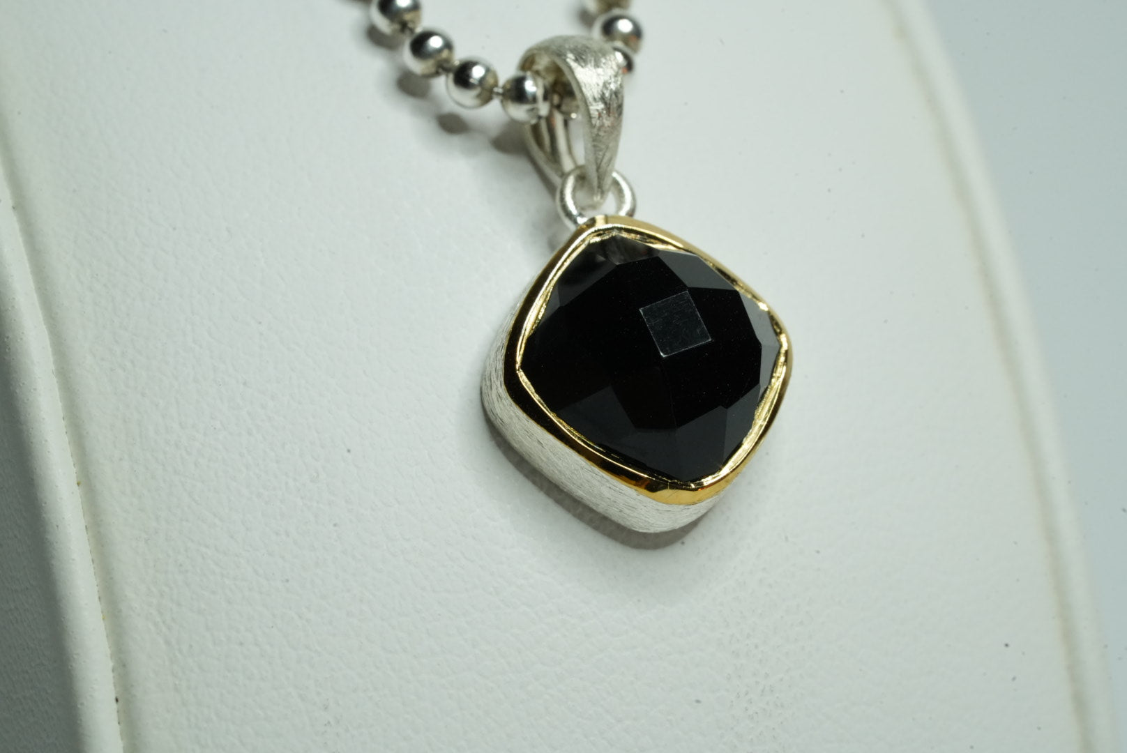 Spinel pendant