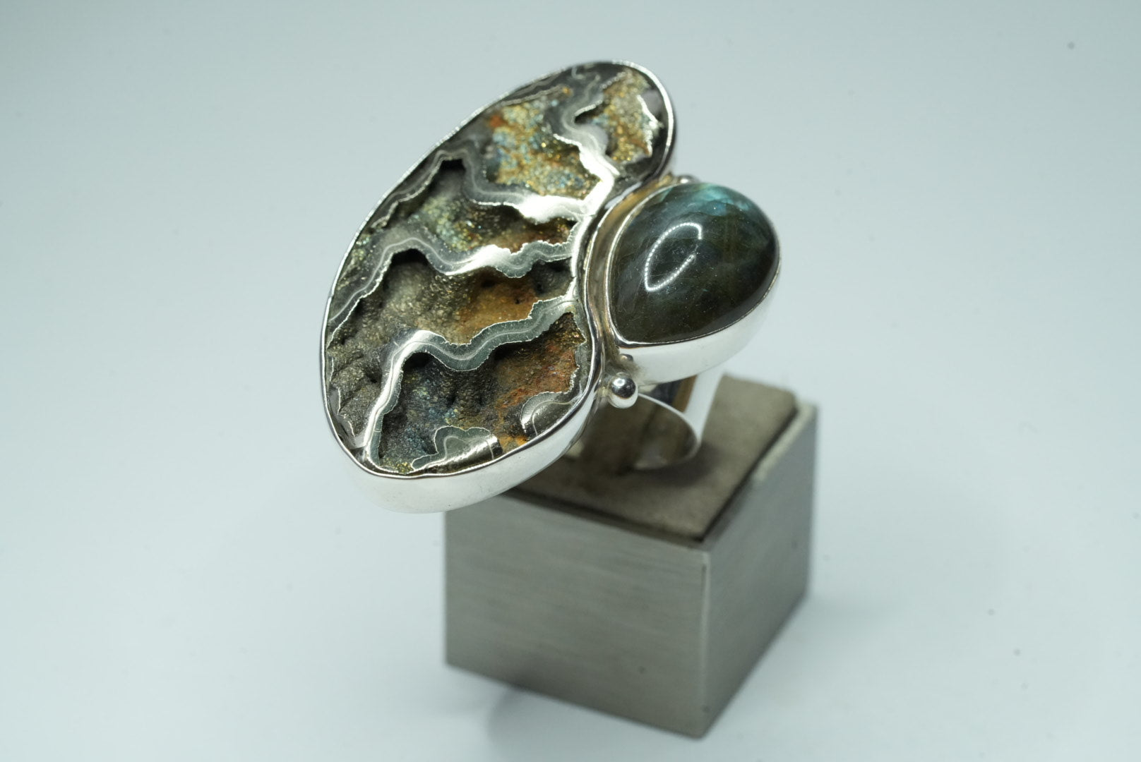 Labradorite Pyritammone Ring